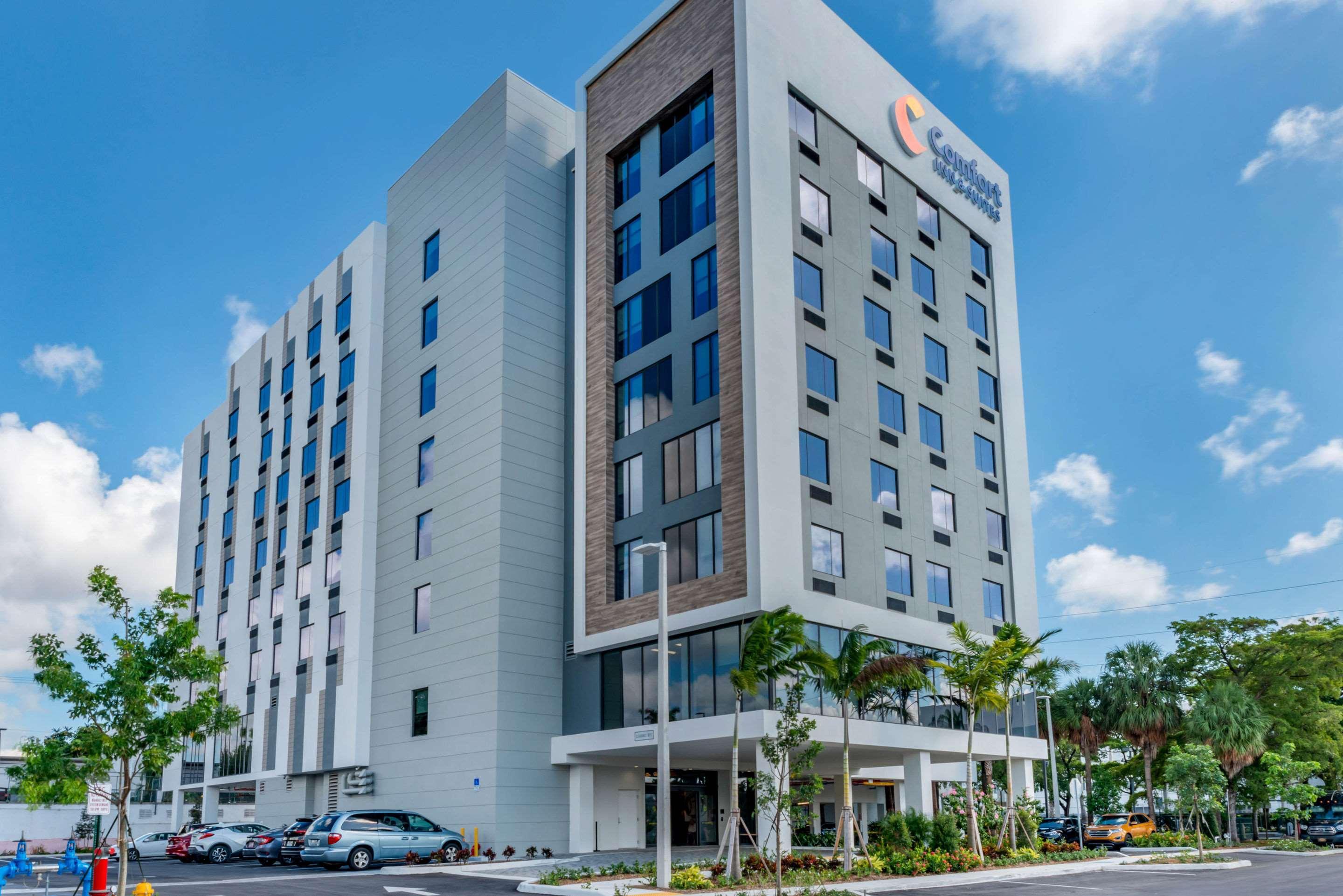 Comfort Inn & Suites Miami International Airport Exterior foto